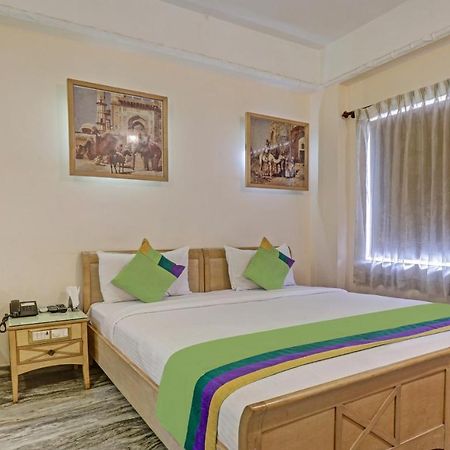 Treebo Komfort Suites, 3 Km From Mysore Palace Εξωτερικό φωτογραφία
