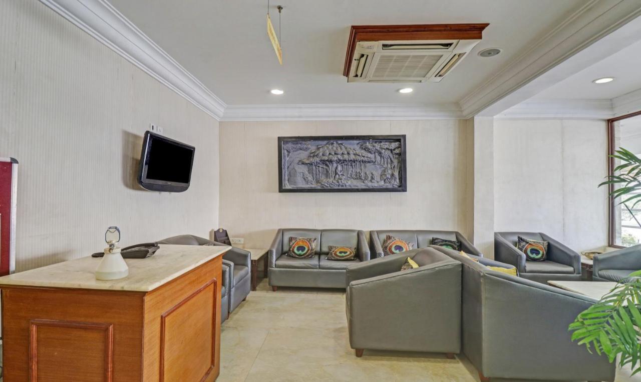 Treebo Komfort Suites, 3 Km From Mysore Palace Εξωτερικό φωτογραφία