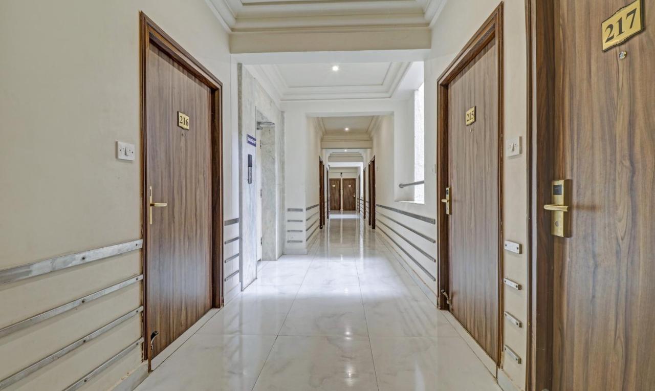 Treebo Komfort Suites, 3 Km From Mysore Palace Εξωτερικό φωτογραφία