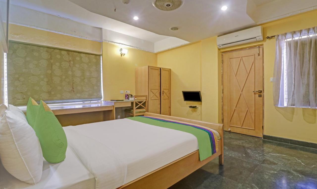 Treebo Komfort Suites, 3 Km From Mysore Palace Εξωτερικό φωτογραφία
