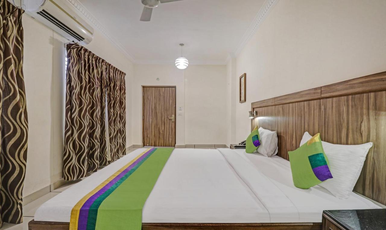 Treebo Komfort Suites, 3 Km From Mysore Palace Εξωτερικό φωτογραφία