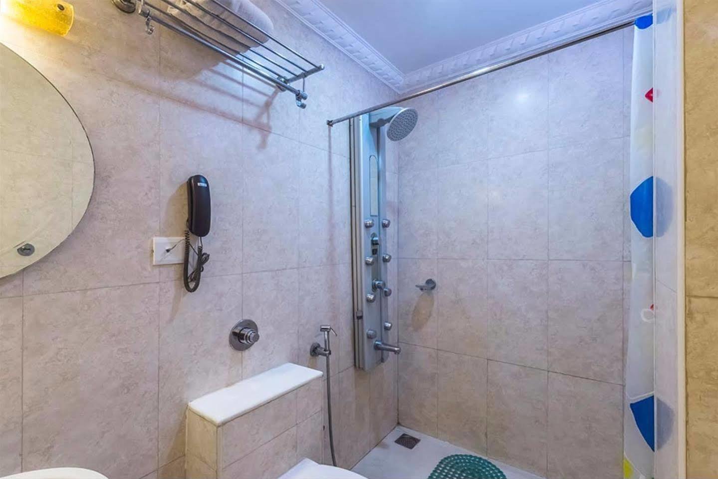 Treebo Komfort Suites, 3 Km From Mysore Palace Εξωτερικό φωτογραφία