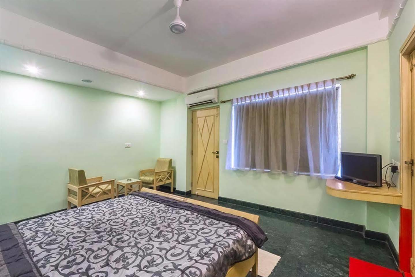 Treebo Komfort Suites, 3 Km From Mysore Palace Εξωτερικό φωτογραφία