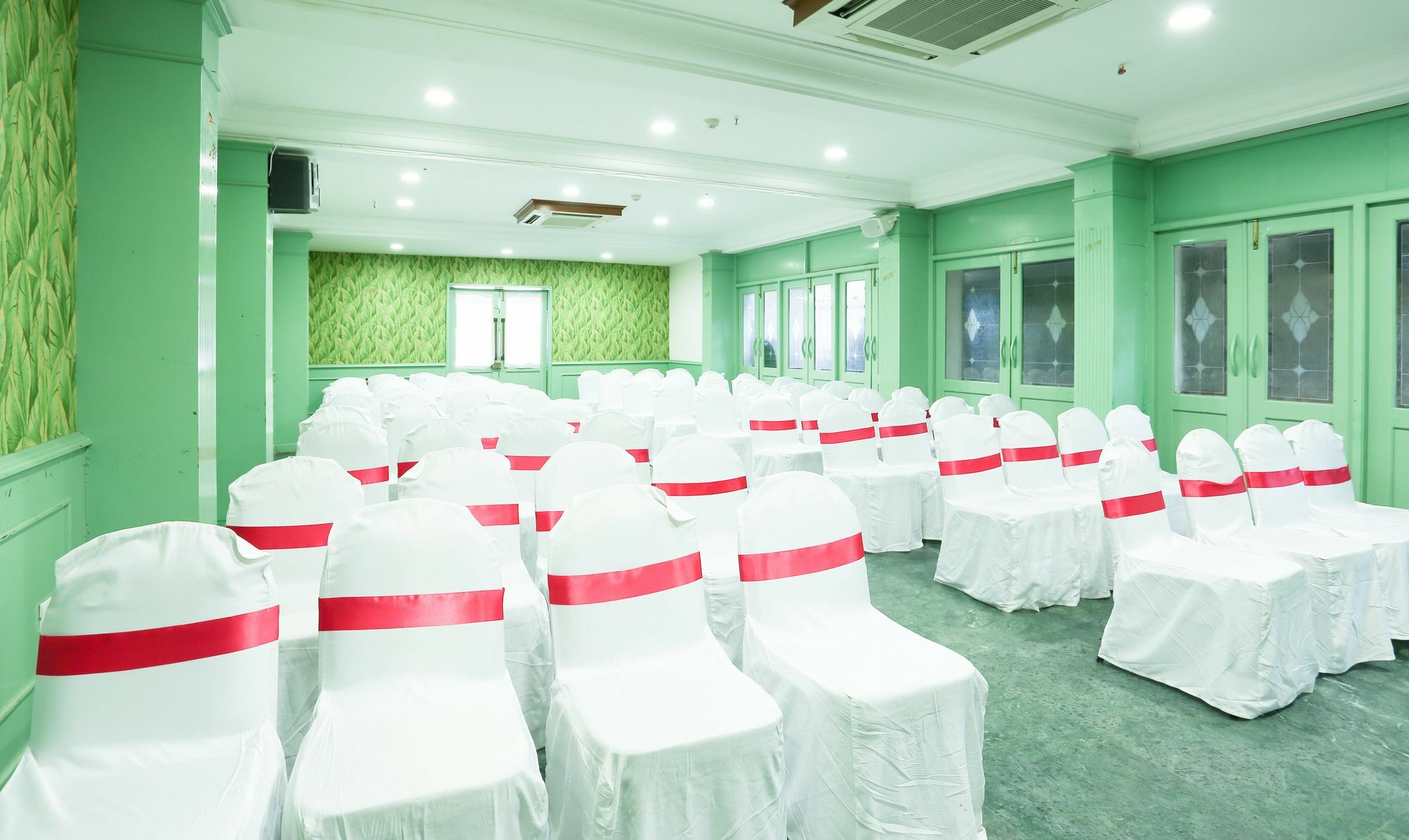 Treebo Komfort Suites, 3 Km From Mysore Palace Εξωτερικό φωτογραφία