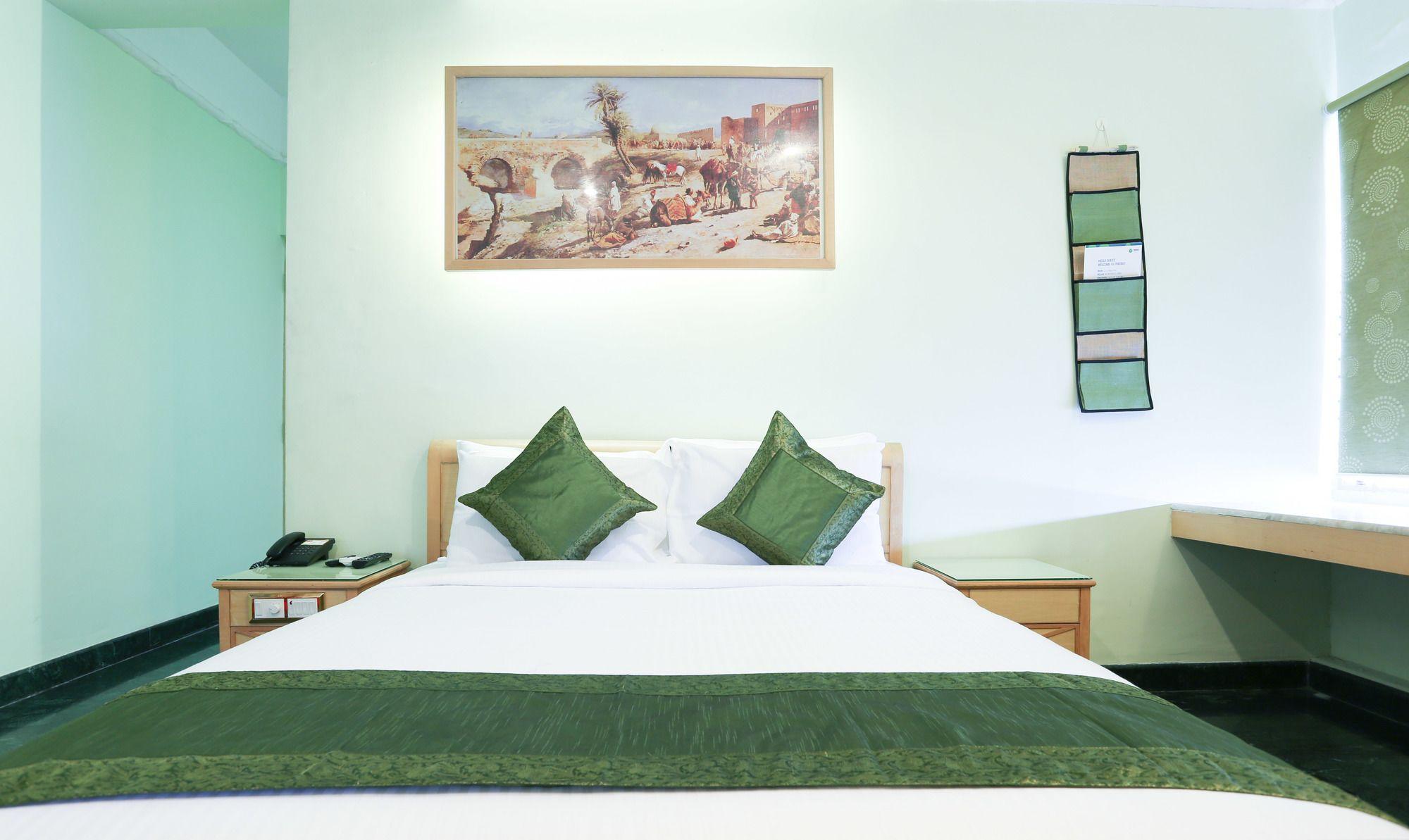 Treebo Komfort Suites, 3 Km From Mysore Palace Εξωτερικό φωτογραφία